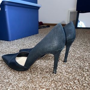 Vince Camuto black heels